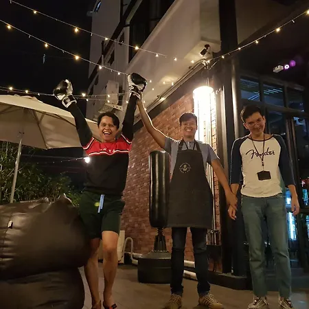โรงแรมเวหา คาเฟ่ และบาร์-3