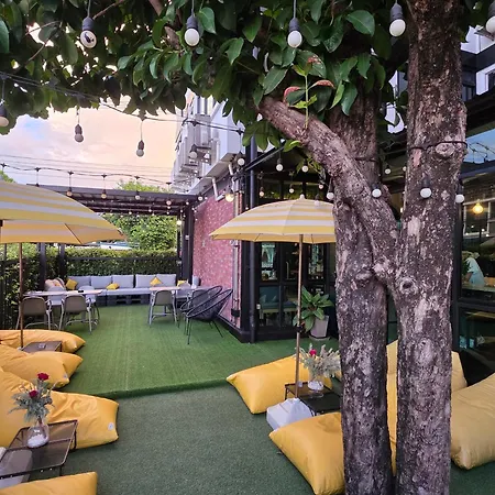 โรงแรมเวหา คาเฟ่ และบาร์-2